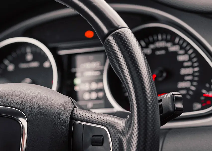 إكسسوارات السيارة: البطل وراء الكواليس الذي يحمي أداء سيارتك وسلامتها