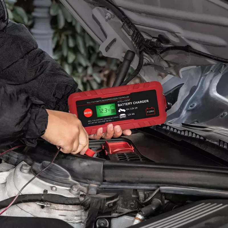 شاحن بطارية السيارة